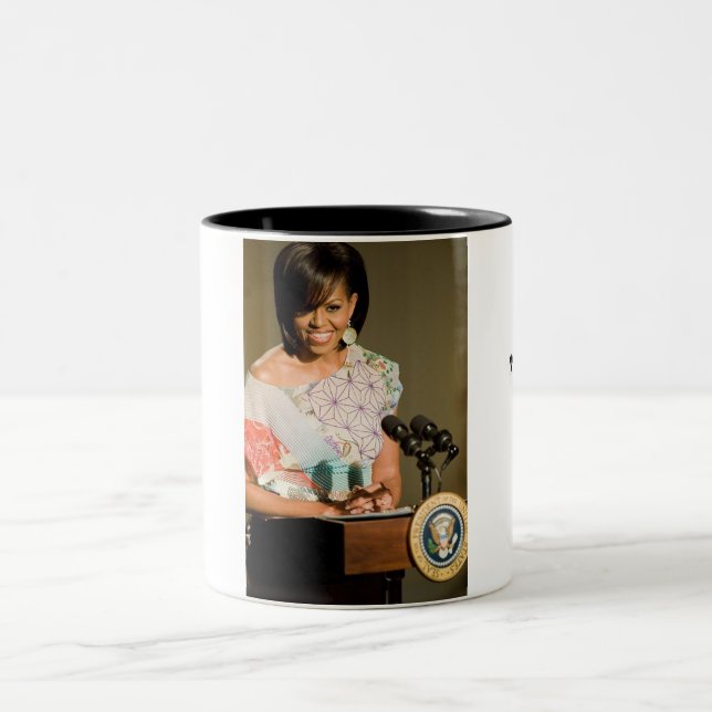 2 Couleurs ęr DAME, TASSE de CAFÉ de MICHELLEOBAMA (Centre)
