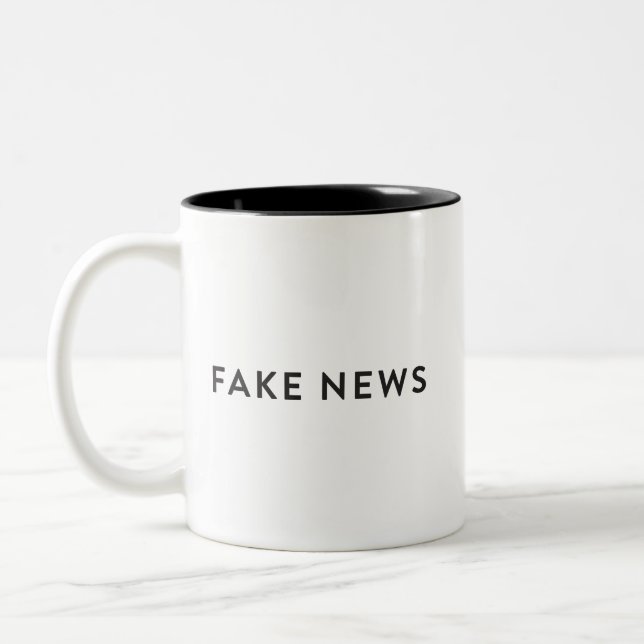 2 Couleurs Faux #FakeNews de tasse de nouvelles (Gauche)
