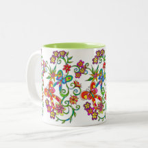 Fleurs et tasse de papillon par Leslie Clair Bures