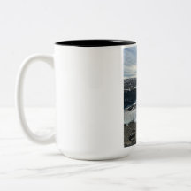 Magnifique tasse de café bicolore au paysage natur
