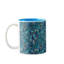 Tasse bleue et pourpre colorée de motif de Paisley