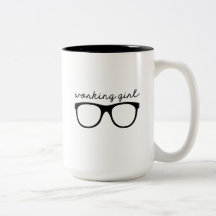 Tasse de fille de fonctionnement
