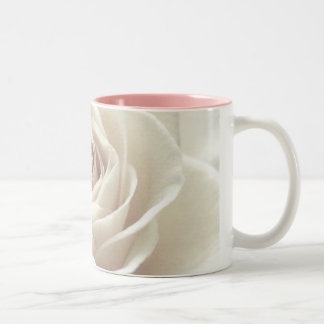 2 Couleurs tasse de rose assez blanc