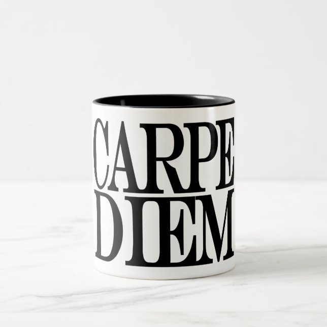 2 Couleurs Tasse latine de citation de Carpe Diem (Centre)