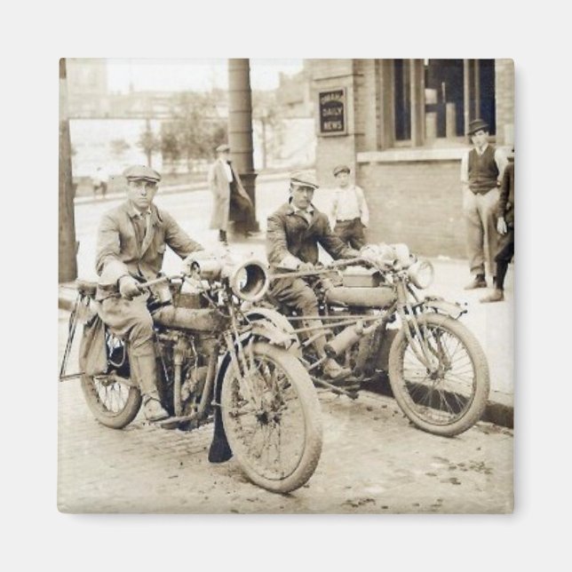 2 hommes sur aimant motocyclette (Devant)