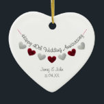 40e anniversaire de ruby mariage ornement de coeur<br><div class="desc">40e anniversaire du mariage de rubis ornement personnalisé de coeur, décoré de bouts de coeur rouges et argentés. Les noms et dates peuvent être customisés à ceux du couple heureux. La meilleure façon de décorer une fête d'anniversaire ou un beau cadeau pour un mari de donner à sa femme après...</div>