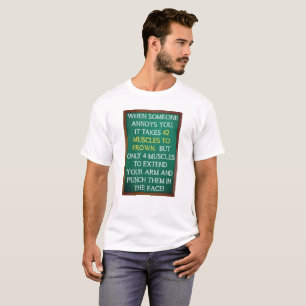 4 muscles pour frapper un t-shirt drôle