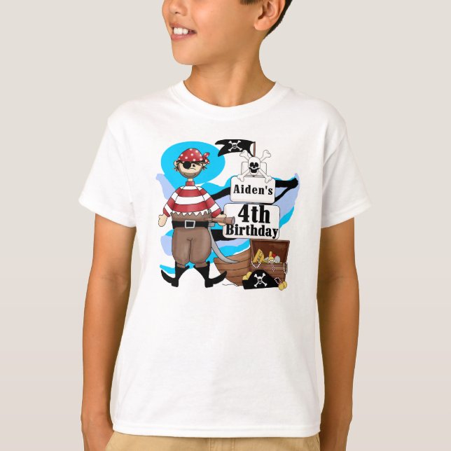 4ème T-shirt d'anniversaire de pirate fait sur (Devant)