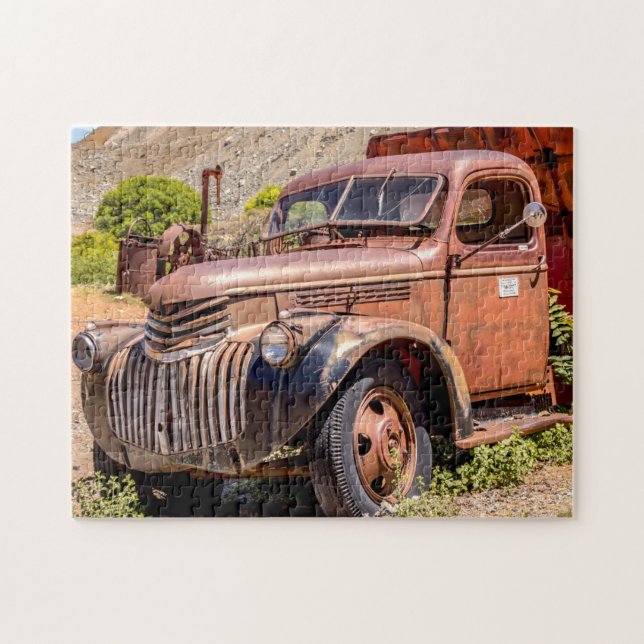 5592-Vintage Rusty Old Truck Puzzle (Horizontal)