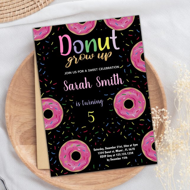 5e Invitations d'anniversaire de Donut rose noir (5th Black Pink Donut Birthday Invitations)