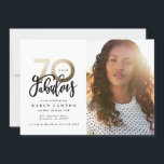 70e anniversaire photo 70 et fabuleux noir et or<br><div class="desc">Faire 70 look,  soixante-dix et fabuleuse invitation d'anniversaire photo. Texte de script moderne monochrome et design d'effet or. Partie d'une collection.</div>