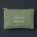 À Accessoires Élégante pochette d'accessoires Sage Green Bridesm<br><div class="desc">Élégante pochette d'accessoires Sage Green Bridesmaid, s'il vous plaît personnaliser le nom de la servante, en utilisant le modèle de personnalisation en ligne avant de commander. Le modèle de personnalisation peut également être facilement utilisé pour personnaliser la conception d'autres rôles d'invités mariages, comme Maid of Honor, en modifiant le texte...</div>