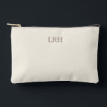 À Accessoires Pochette de Maquillage pour Demoiselles d'Honneur<br><div class="desc">Le petit pochon idéal pour les retouches du jour du mariage et au-delà. Avec un fond ivoire et un monogramme gris,  ce cadeau pour demoiselles d'honneur est élégant,  fonctionnel et un souvenir durable de votre journée spéciale ensemble.</div>