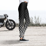 à damiers Leggings de fond noir<br><div class="desc">Ajoutez une pop de graphismes rétro audacieux à votre garde-robe avec les À damiers Black Fade Leggings.</div>
