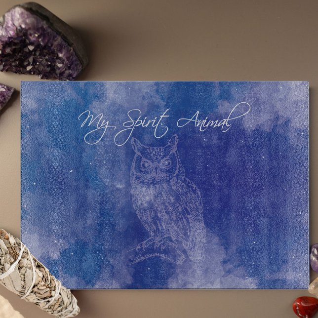 À Découper Chouette Spirit Animal Bleu Planche Décorative (Owl Spirit Animal Glass Cutting Board for the Goddess.)