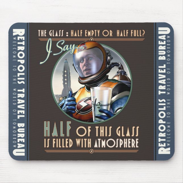 À moitié plein avec le tapis de souris de (Devant)