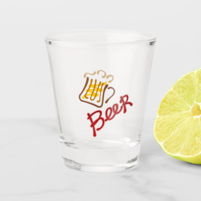 A Shot Boue de bière avec bière et verre à la mousse (Devant)