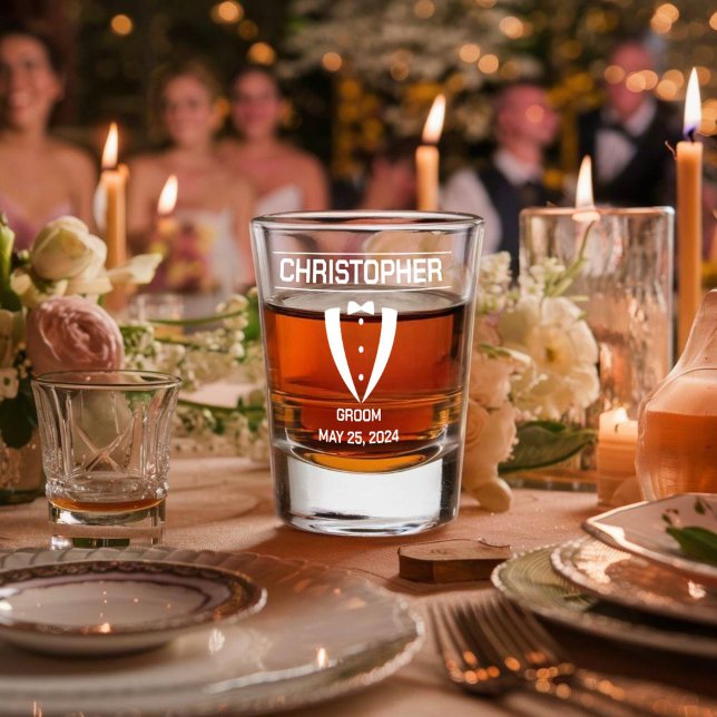 A Shot Groom personnalisé ou verre de whiskey Groomsman (groom shot glass)