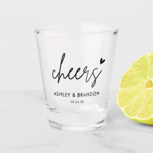 A Shot Soirée de mariage moderne Favoriser le verre de ti