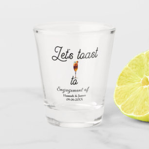A Shot Trinquons à la fête de fiançailles nom date verre