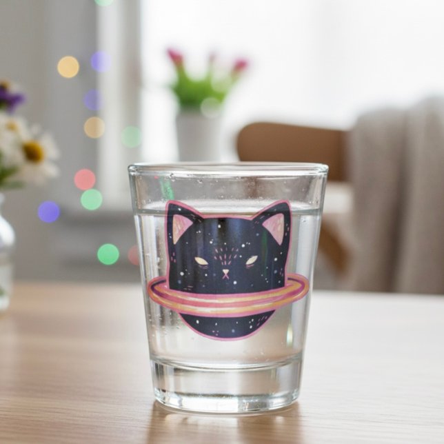 A Shot Verre de prise de chat Planet (Créateur téléchargé)