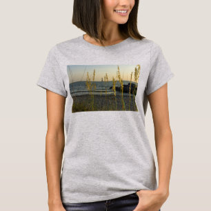 A Travers Le T-shirt Oats de Mer