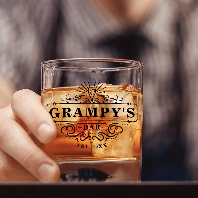 À Whisky Bar Grampy Année de création de verre (Créateur téléchargé)