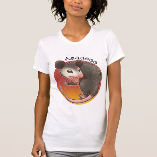 Aaaa Criant Un T-shirt Opossum