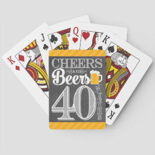 Acclamations et bières à 40 ans de cartes de jeu