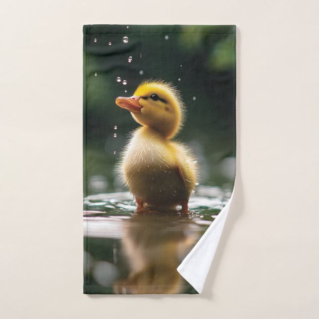 "Adorable Duckling in the Rain " (Serviette à main)