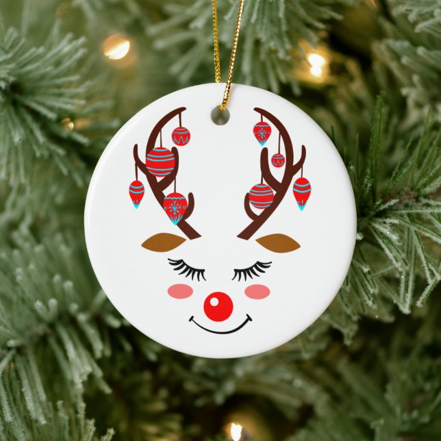 Adorable visage de cerf avec ornements sur Antlers (Arbre)