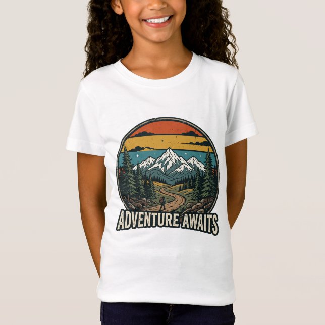 Adventure Awaits Retro Camping T-Shirt  (Devant)