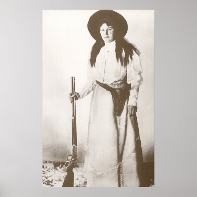 Affiche 1910 Portrait photo d'une fille qui tient un fusil (Devant)
