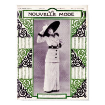 1912 Une femme en costume de jupe rayée