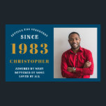 Affiche 40th Birthday Born 1983 Ajouter Nom Blue Gold Phot<br><div class="desc">Anniversaire personnalisé ajoutez votre nom et la bannière année. Modifiez le nom,  l'année et la photo avec le modèle fourni. Un merveilleux accessoire de fête d'anniversaire personnalisé. Plus de cadeaux et de fournitures de fête disponibles avec le design "de normes de fixation" dans le magasin.</div>