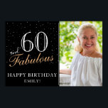 Affiche 60 et Fabulous Black 60th Birthday Party Photo<br><div class="desc">60 et Fabulous Black 60th Birthday Party Photo Banner. Grand signe pour la fête du 60e anniversaire avec une photo personnalisée, inspirationnelle et drôle de citation 60 et fabuleux et texte dans un script tendance avec un nom. L'arrière - plan est noir et le texte est blanc et doré. Personnalisez...</div>