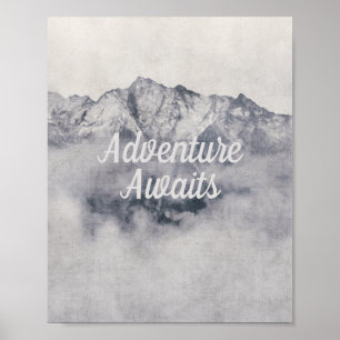Affiche Adventure Await Nature Misty Mountain Citation