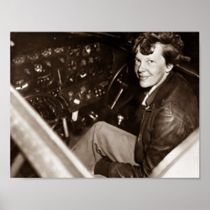 Affiche Amelia Earhart Assis Dans Le Cockpit De L'Avion