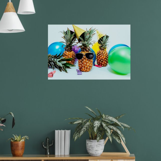 Affiche Ananas à la fête avec des cadeaux de fête, ZSSG (Salon 1)