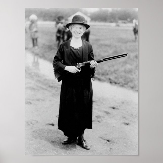 Affiche Annie Oakley Holding Rifle - 1922 (Devant)
