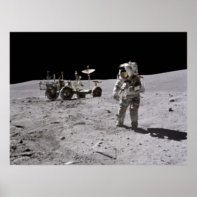 Affiche Apollo 16 Astronaut et véhicule itinérant lunaire (Devant)