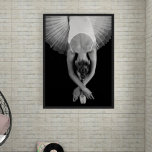 Affiche Art moderne Ballerina noir et blanc<br><div class="desc">Élevez votre espace avec la grâce intemporelle de l'affiche d'art photo moderne Ballerina noir et blanc. Cette oeuvre saisissante illustre l'élégance et la force d'une ballerine dans une photographie en noir et blanc magnifiquement composée. L'image représente la ballerine dans une pose dynamique, mettant en valeur son calme, sa flexibilité et...</div>