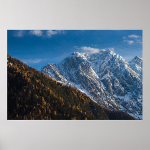 Affiche Automne et hiver dans les montagnes enneigées