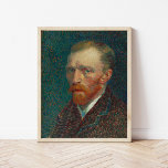 Affiche Autoportrait | Vincent Van Gogh<br><div class="desc">Self-Portrait (1887) de l'artiste post-impressionniste néerlandais Vincent Van Gogh. En 1886, Van Gogh s'installe à Paris, où il crée au moins vingt-quatre autoportraits pendant son séjour de deux ans. Il avait étudié la technique du pointillisme, mais il a appliqué les marques de sa façon unique. Le brossage dense et les...</div>