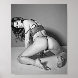 Affiche B&W Steaming Hot Beautiful Babe Lingerie Model