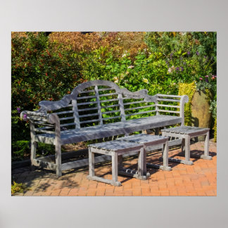 Affiche Banc en bois dans un jardin luxuriant