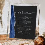 Affiche Barre mariage Menu Marine Blue Silver Agate Dark<br><div class="desc">Un panneau élégant pour votre menu de bar mariage. Les mots "menu barre" apparaissent dans la calligraphie d'écriture manuscrite gris argent avec des swashes au début et à la fin, avec le texte personnalisable ci-dessous. Une aquarelle bleu marine décorée de faux parties scintillant argenté orne la bordure gauche sur un...</div>