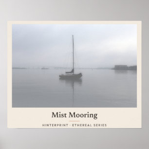 Affiche Bateau à voile solitaire amarrage brumeux à Newpor