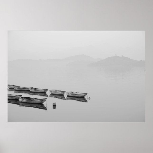 AFFICHE BATEAUX BLANCS EN LIGNE SUR LE CORPS D'EAU PENDANT (Devant)