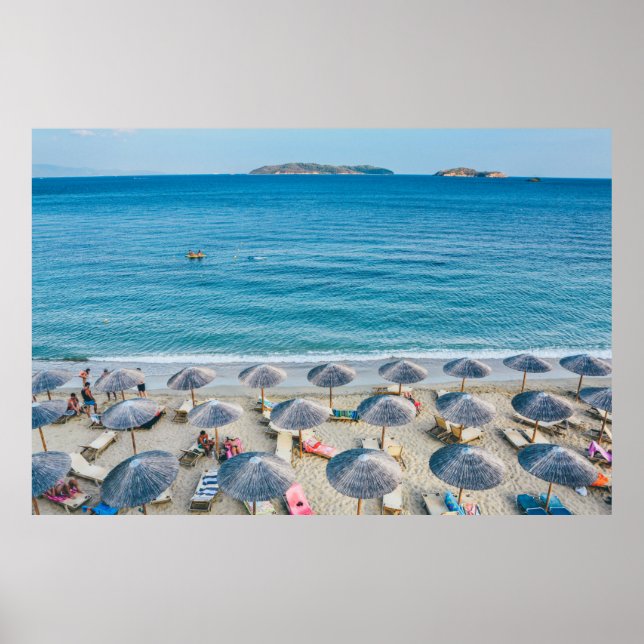 Affiche Beach lounge en bord de mer face à la mer (Devant)